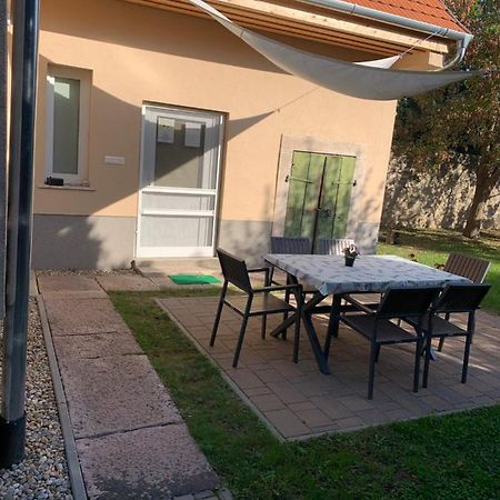 Ica Vendégház Sutto Esterno foto